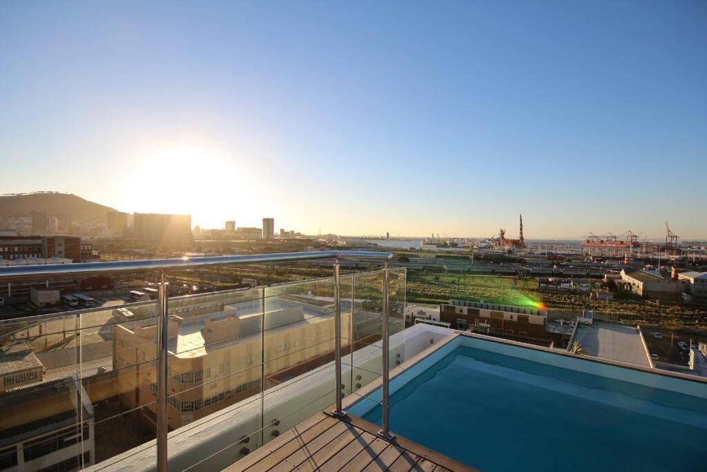 Chic, Central, Family & Group Stay - Stylish 2 Ensuite Bedroom Apartment With Spacious Balcony Кейптаун Екстер'єр фото