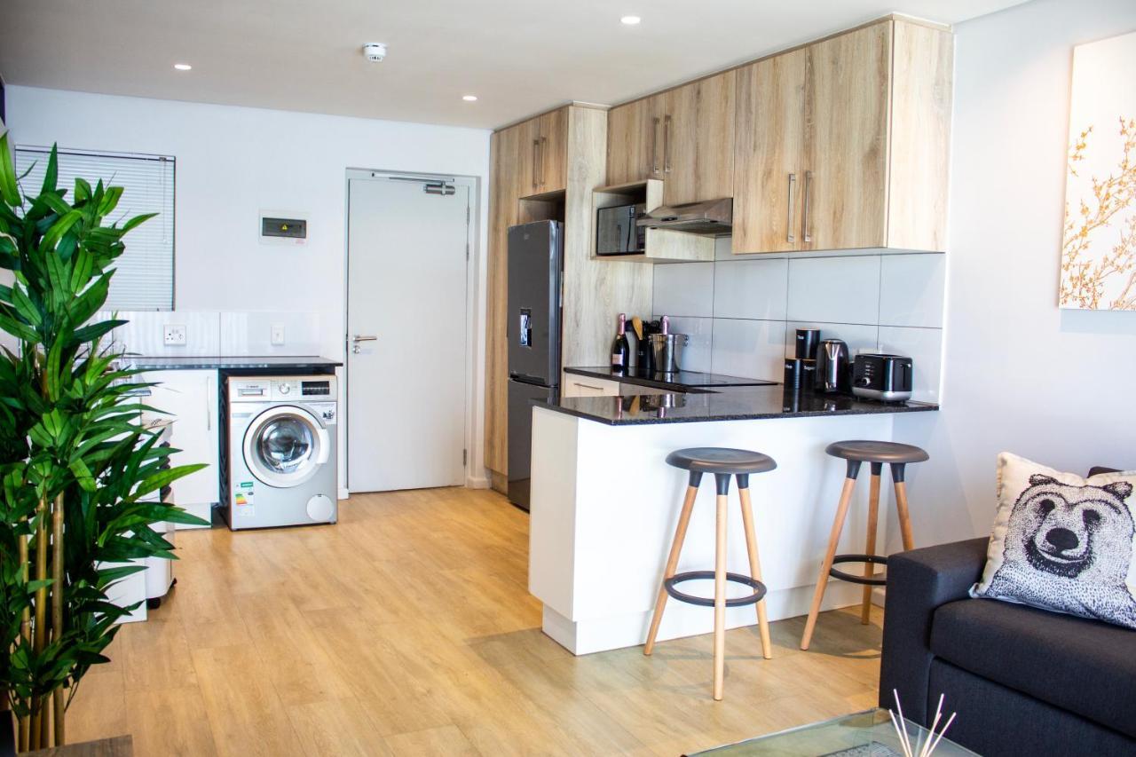 Chic, Central, Family & Group Stay - Stylish 2 Ensuite Bedroom Apartment With Spacious Balcony Кейптаун Екстер'єр фото