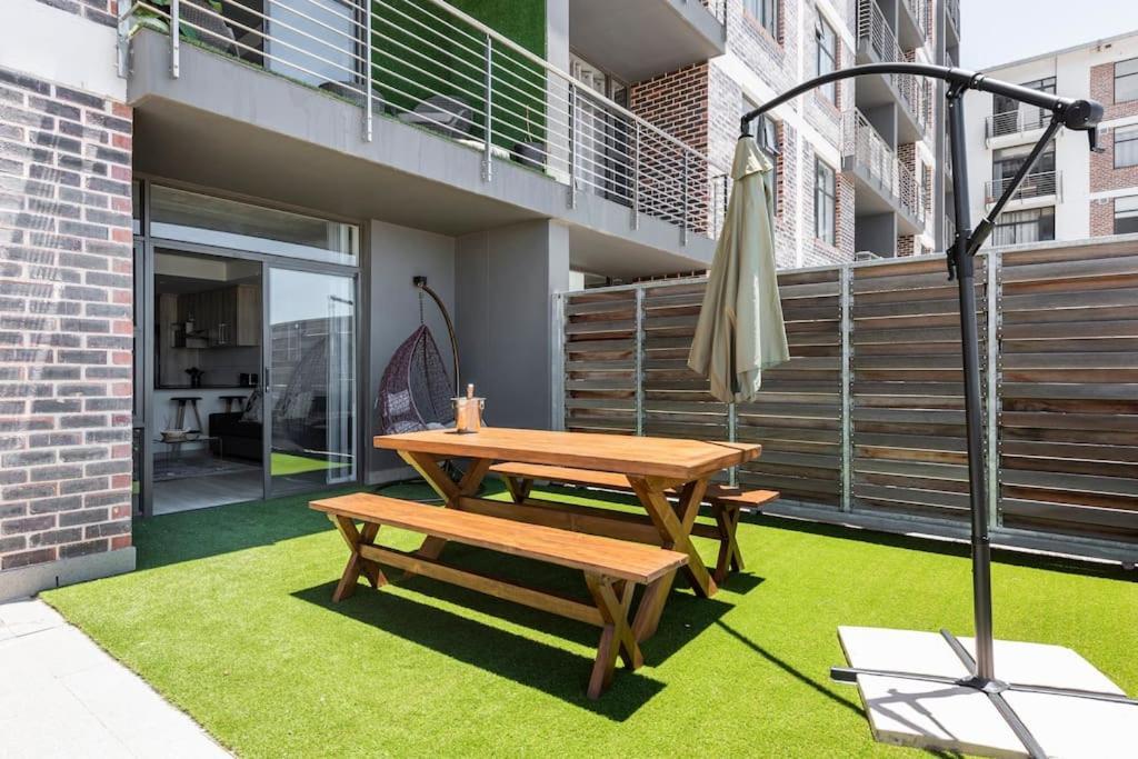 Chic, Central, Family & Group Stay - Stylish 2 Ensuite Bedroom Apartment With Spacious Balcony Кейптаун Екстер'єр фото