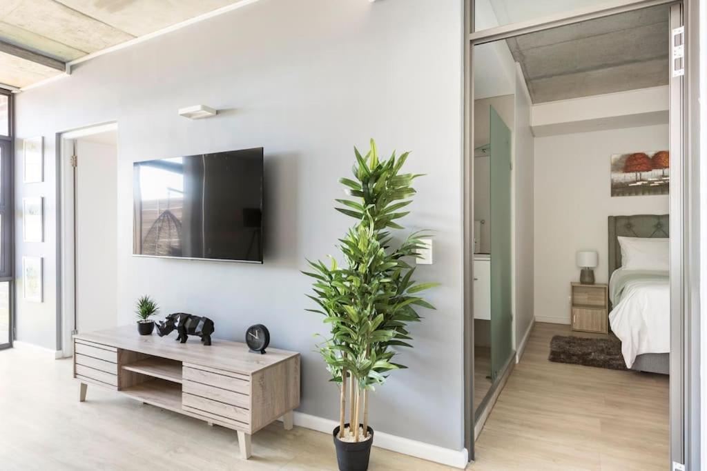 Chic, Central, Family & Group Stay - Stylish 2 Ensuite Bedroom Apartment With Spacious Balcony Кейптаун Екстер'єр фото